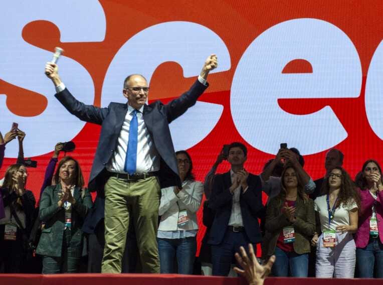 Galleria foto 'Elezioni, Letta “Difenderemo la Costituzione”' - foto 1