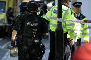 Galleria foto 'Elisabetta, accoltellati due poliziotti a Londra' - foto 1