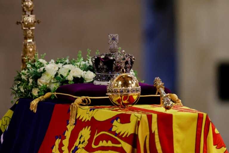 Galleria foto 'Elisabetta, Chiusa la camera ardente, oggi i funerali solenni' - foto 1