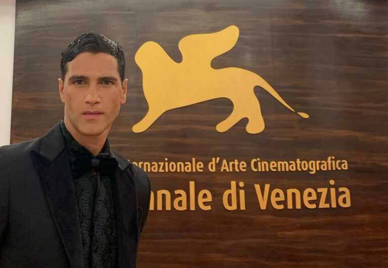 Il volto di Armani celebra Rodolfo Valentino alla Mostra di Venezia