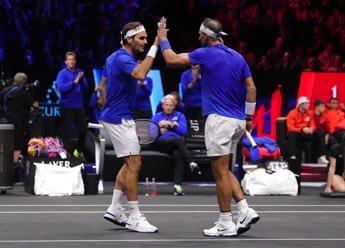 Galleria foto 'Federer, l’ultimo match in coppia con Nadal tra applausi e lacrime' - foto 1