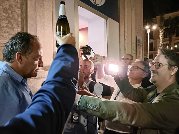 Galleria foto 'Melchiorre vince nell’uninominale al Senato di Bari: «Pronto per questa avventura»' - foto 1