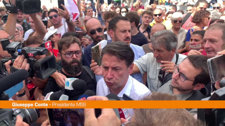 Galleria foto 'Fondi russi, Conte “Serve trasparenza, ma evitiamo illazioni”' - foto 1