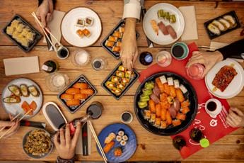 Galleria foto 'Food, in Italia tutti pazzi per sushi e poké' - foto 1