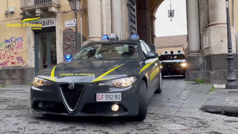 Galleria foto 'Frodi su prodotti energetici, nove indagati in Sicilia' - foto 1
