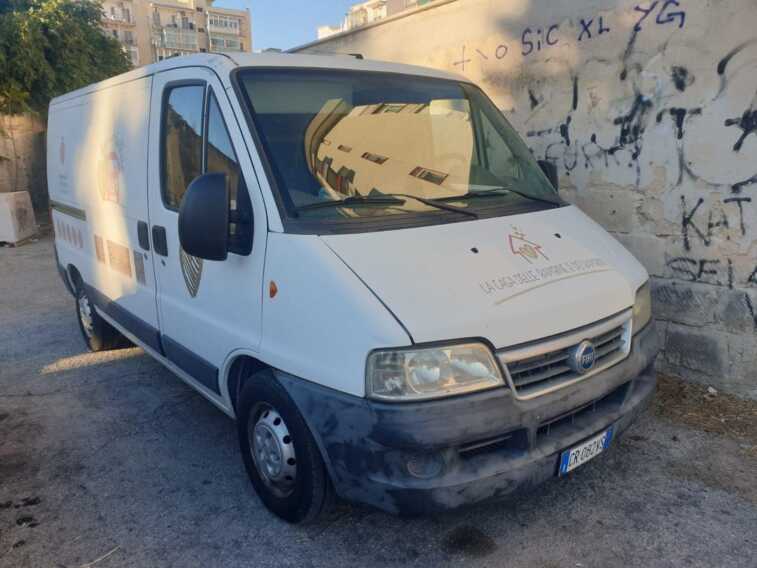 Bari, ritrovati i furgoncini rubati al Centro per minori e alla Casa delle bambine e dei bambini