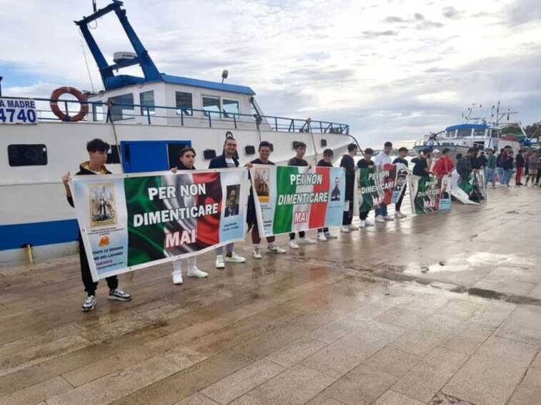 Giorno della memoria delle vittime sul lavoro: a Taranto manifestano gli studenti