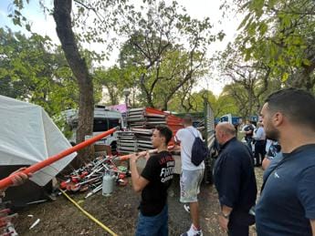 Galleria foto 'Gp di Monza, bloccati 80 olandesi si stavano costruendo tribuna' - foto 1