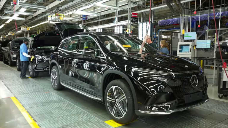 Galleria foto 'In Alabama la produzione del nuovo Suv Mercedes EQS' - foto 1