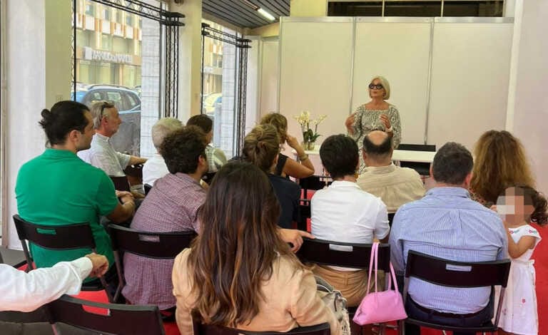 Luisa Torsi inaugura il comitato elettorale a Bari: «Una casa per tutti» Luisa Torsi inaugura il comitato elettorale a Bari: «Una casa per tutti»