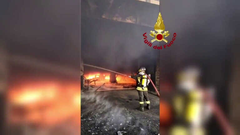 Galleria foto 'Incendio in una palazzina del Viterbese, evacuato l’intero edificio.' - foto 1