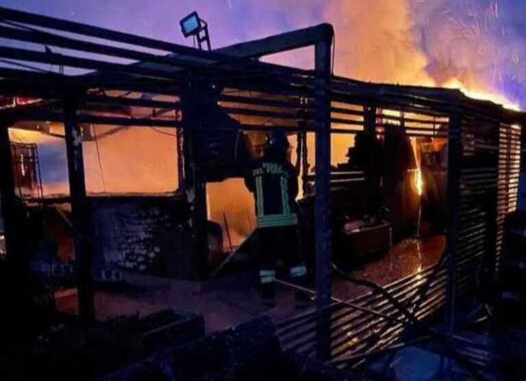 Incendio distrugge il ristorante di un lido a Policoro: indagini sulle cause