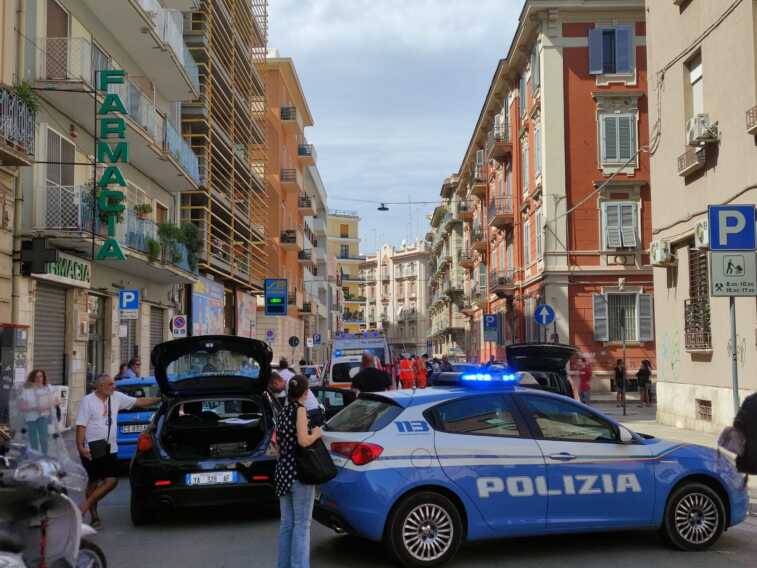 Galleria foto 'Bari, famiglia investita in Corso Sonnino: tutti lievemente feriti' - foto 1