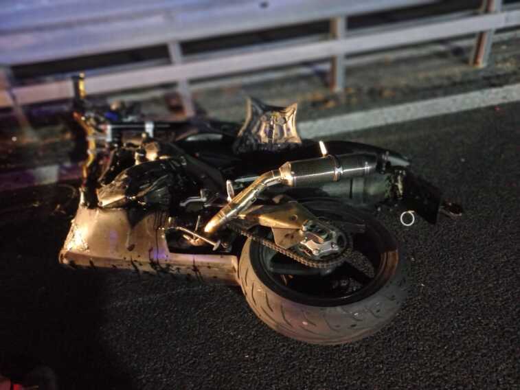 Si schianta contro un’auto sulla statale 16bis: muore motociclista 36enne di Trani