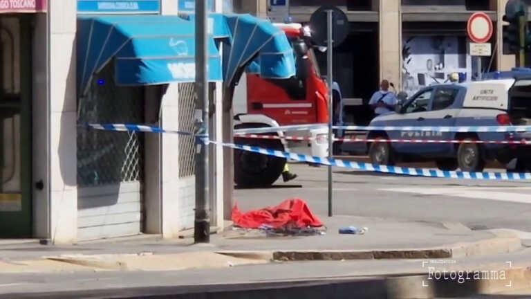 Galleria foto 'Inquietante allarme bomba a Milano: “Fra tre minuti salta tutto”' - foto 1