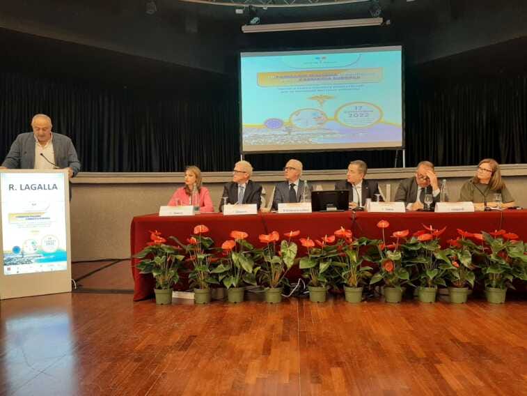 Galleria foto 'La farmacia filtro per non andare al pronto soccorso' - foto 1