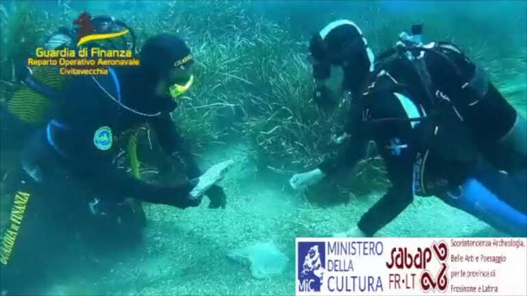 Galleria foto 'Lastre di terracotta di epoca romana nelle acque dell’isola di Ponza' - foto 1