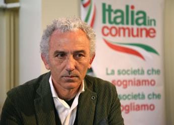 Galleria foto 'Latina, consiglieri centrodestra si dimettono: decade sindaco Coletta' - foto 1