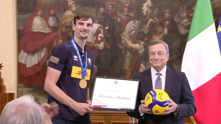 Galleria foto 'L’Italvolley campione del mondo da Mattarella e Draghi  ' - foto 1
