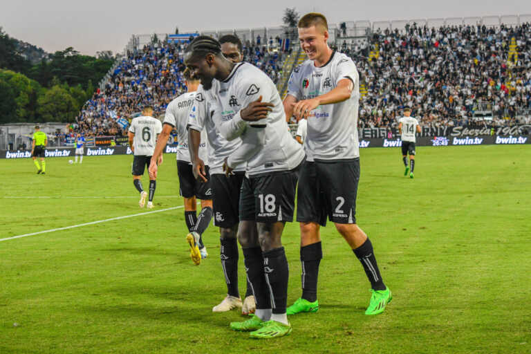 Galleria foto 'Lo Spezia vince il derby ligure, 2-1 in rimonta alla Samp' - foto 1
