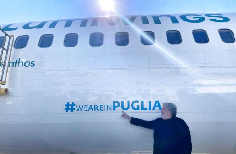 Atterrato a Foggia il primo aereo Luminwings. Emiliano: «Contribuirà a sviluppo territorio» – FOTO e VIDEO