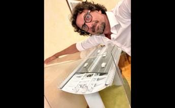 Galleria foto 'M5S, Toninelli svuota l’ufficio: “Plastico nuovo ponte Genova al Movimento”' - foto 1