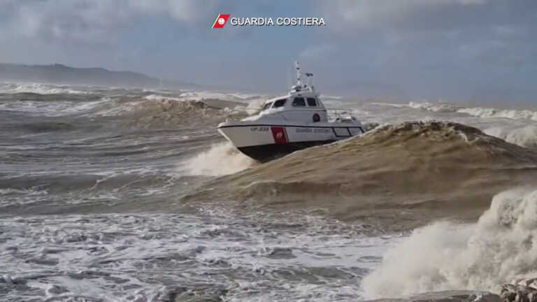 Galleria foto 'Maltempo, la Guardia Costiera ha garantito la sicurezza in mare' - foto 1