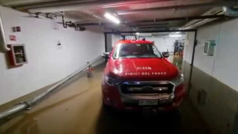 Galleria foto 'Maltempo nel comasco e nel lecchese, vigili del fuoco in azione' - foto 1