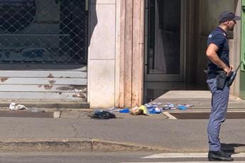 Galleria foto 'Milano, pacco sospetto vicino consolato libanese' - foto 1