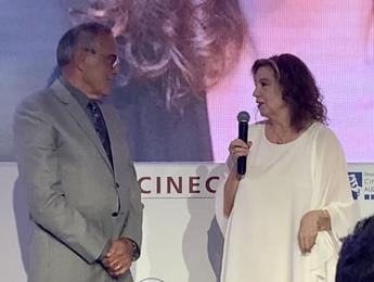 Galleria foto 'Mostra Venezia, gag Sandrelli-Barbera: “Eri mio sogno adolescente”, “Sei stato casto”' - foto 1