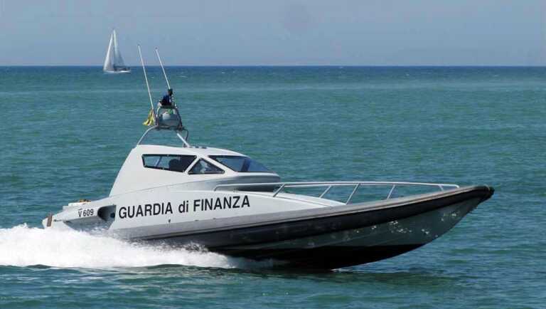 Galleria foto 'Sub investito da una motovedetta dei finanzieri in Salento: è grave' - foto 1