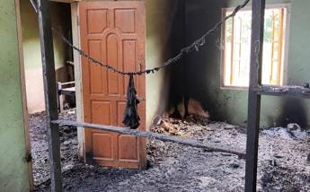 Galleria foto 'Myanmar, elicotteri militari attaccano aree civili: uccisi 11 bambini' - foto 1