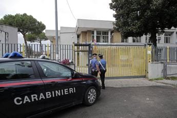 Galleria foto 'Napoli, prof ucciso a scuola a Melito: fermato collaboratore scolastico' - foto 1