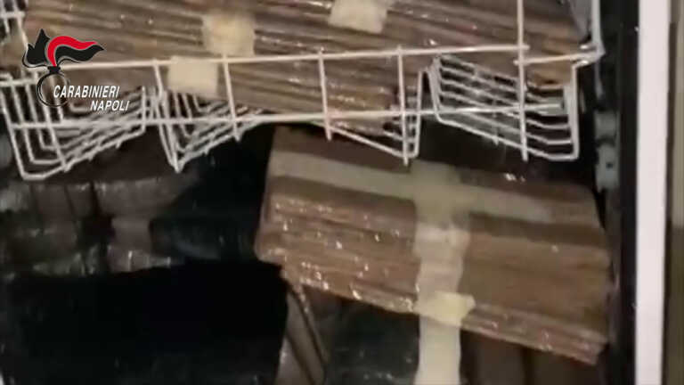 Galleria foto 'Nascondeva nella lavastoviglie 105 Kg di cocaina, arrestato napoletano' - foto 1