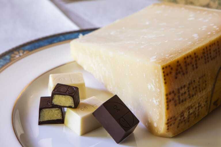Galleria foto 'Nascono le praline di cioccolato al Parmigiano Reggiano' - foto 1