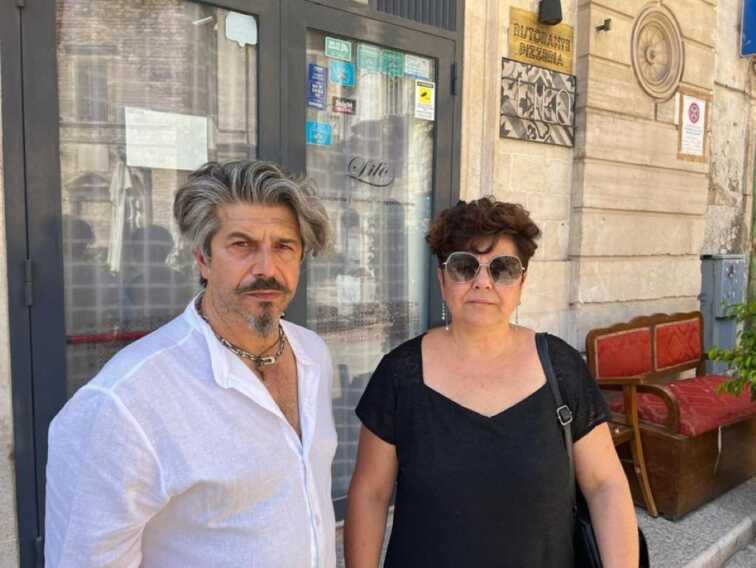 Bitonto, i titolari della norcineria di piazza Cattedrale gettano la spugna