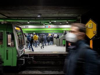 Galleria foto 'Obbligo mascherine su bus e treni, verso addio dal primo ottobre' - foto 1
