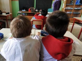 Galleria foto 'Pedofilia, da Cei linee guida per tutela minori in scuole cattoliche' - foto 1