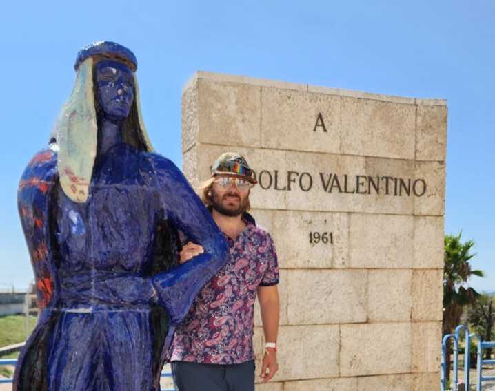 «Due italiani di successo a New York»: Armenti omaggia Rodolfo Valentino
