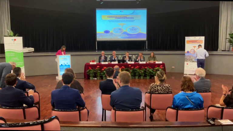 Galleria foto 'Più servizi in farmacia, Italia ed Europa a confronto' - foto 1
