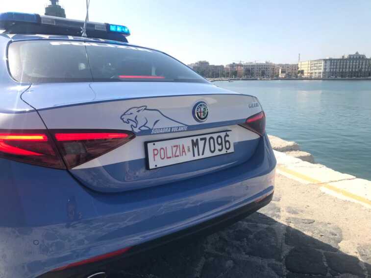 Furti con spaccata a Bari: arrestati in flagrante due uomini. Polizia allertata da un cittadino