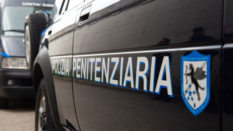 Brindisi, introdussero droga in carcere: condannati i “postini”