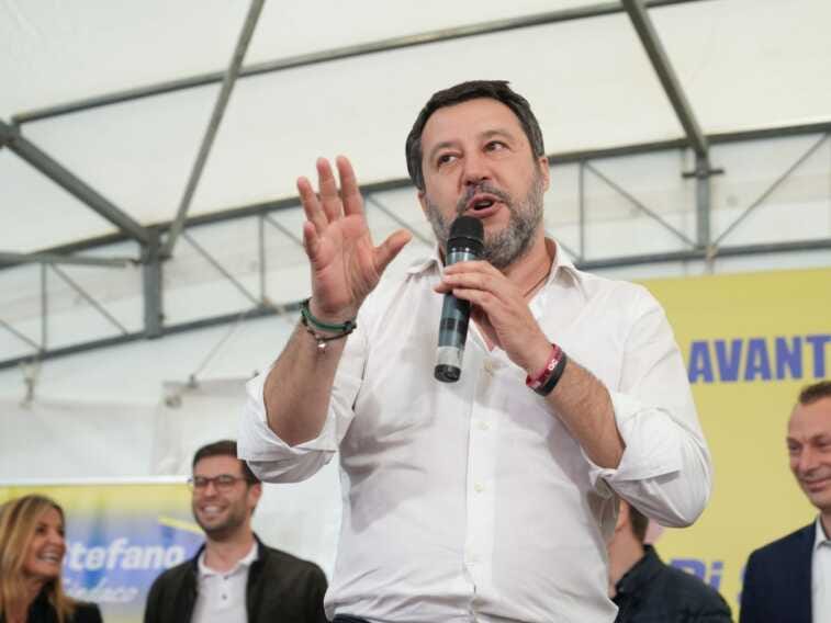 Galleria foto 'Rdc, Salvini “Chi può lavorare e rifiuta lavoro lo perderà”' - foto 1
