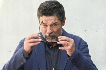 Galleria foto 'Regina Elisabetta, Alessandro Gassmann: “Morta anziana signora”' - foto 1
