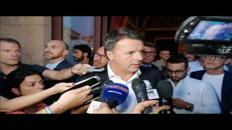 Galleria foto 'Renzi “Non ho capito le parole di Conte, forse voleva menarmi?”' - foto 1