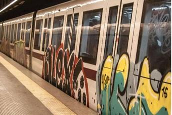 Galleria foto 'Roma, fumo su binari metro B a Termini' - foto 1