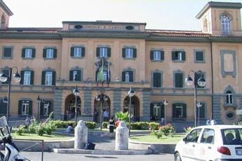 Galleria foto 'Roma, spedizione punitiva al S.Camillo: in 25 pestano coppia dopo lite' - foto 1