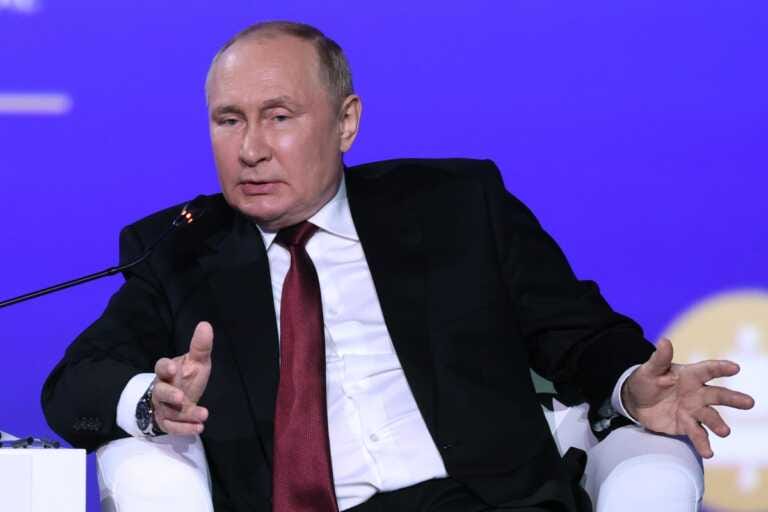 Galleria foto 'Russia annette 4 regioni ucraine, Putin “Lo vogliono milioni di persone”' - foto 1