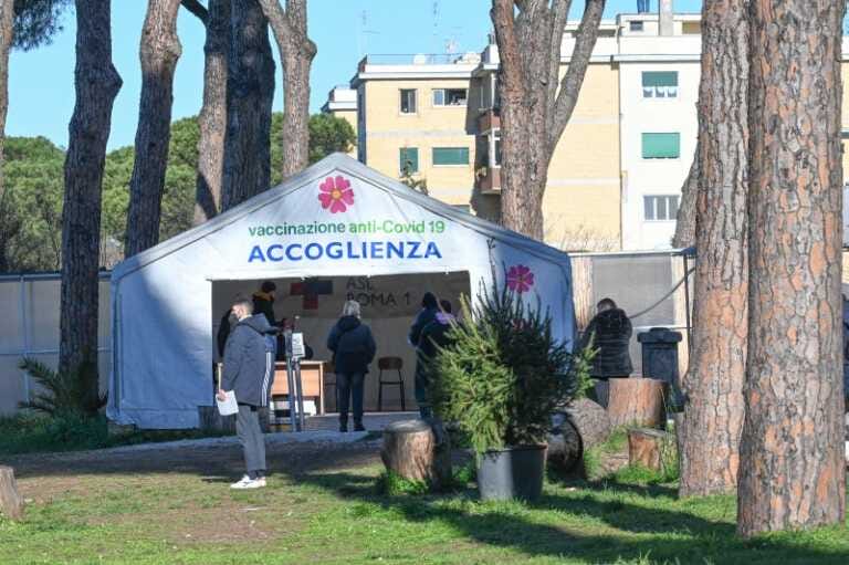 Galleria foto 'Sale l’incidenza dei casi Covid, Rt stabile' - foto 1