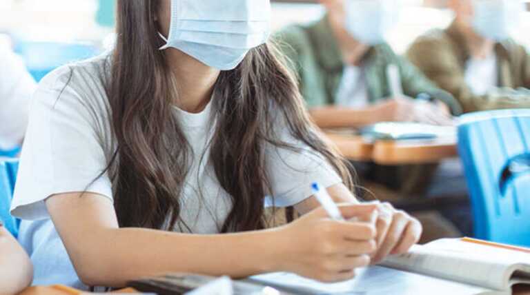 L’allarme di Uil Puglia: «Primi contagi Covid a scuola, si intervenga per non tornare alla Dad»